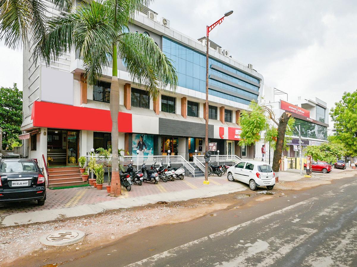 Oyo Samarth Nagar Road Varad Ganesh Mandir Hotel 3*